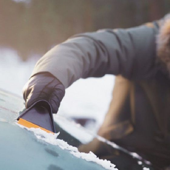 FISKARS SOLID ICE SCRAPER