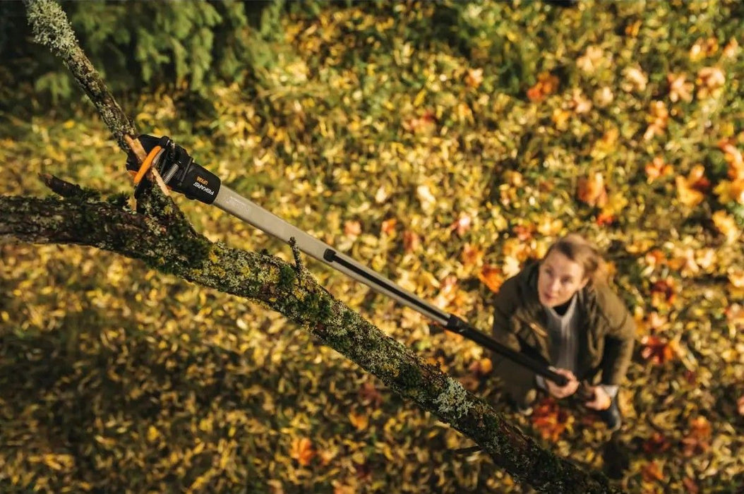 FISKARS UPX86 UNIVERSAL CUTTER FOR HIGH BRANCHES