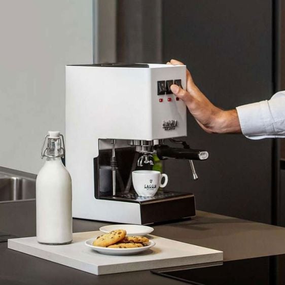 Coffee machine GAGGIA Classic E24 Polar white RI9481/13