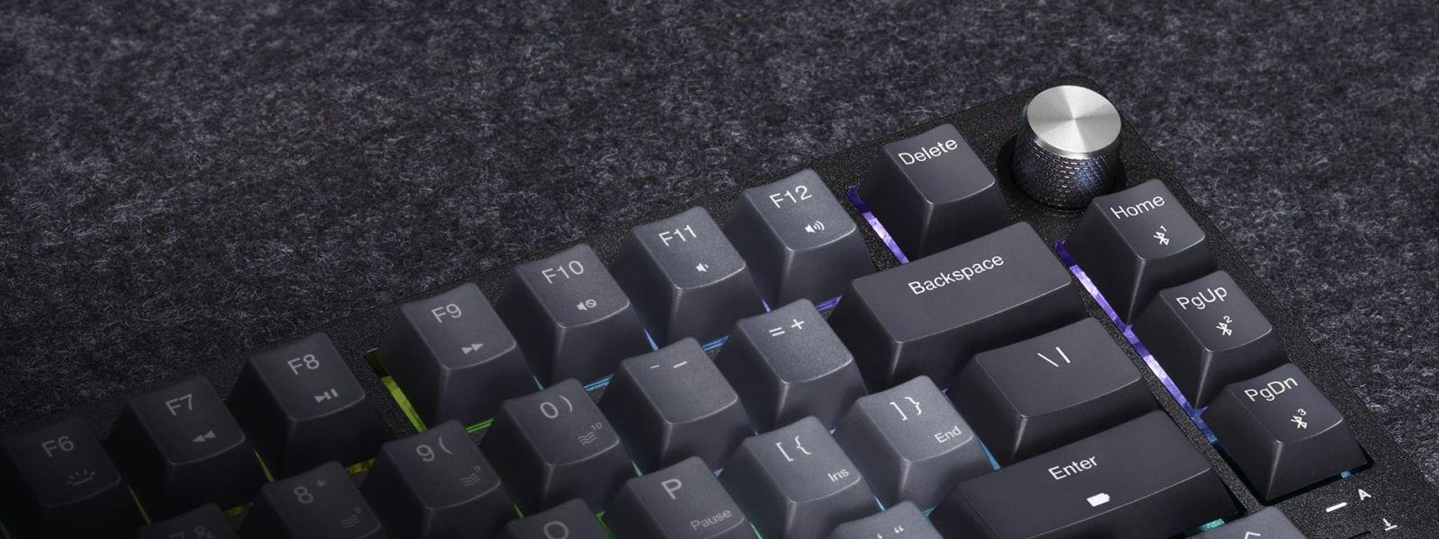 Gaming wireless/bluetooth mechanical keyboard Corsair K65 Plus RGB 75% Corsair MLX Fusion Tactile Yellow switch