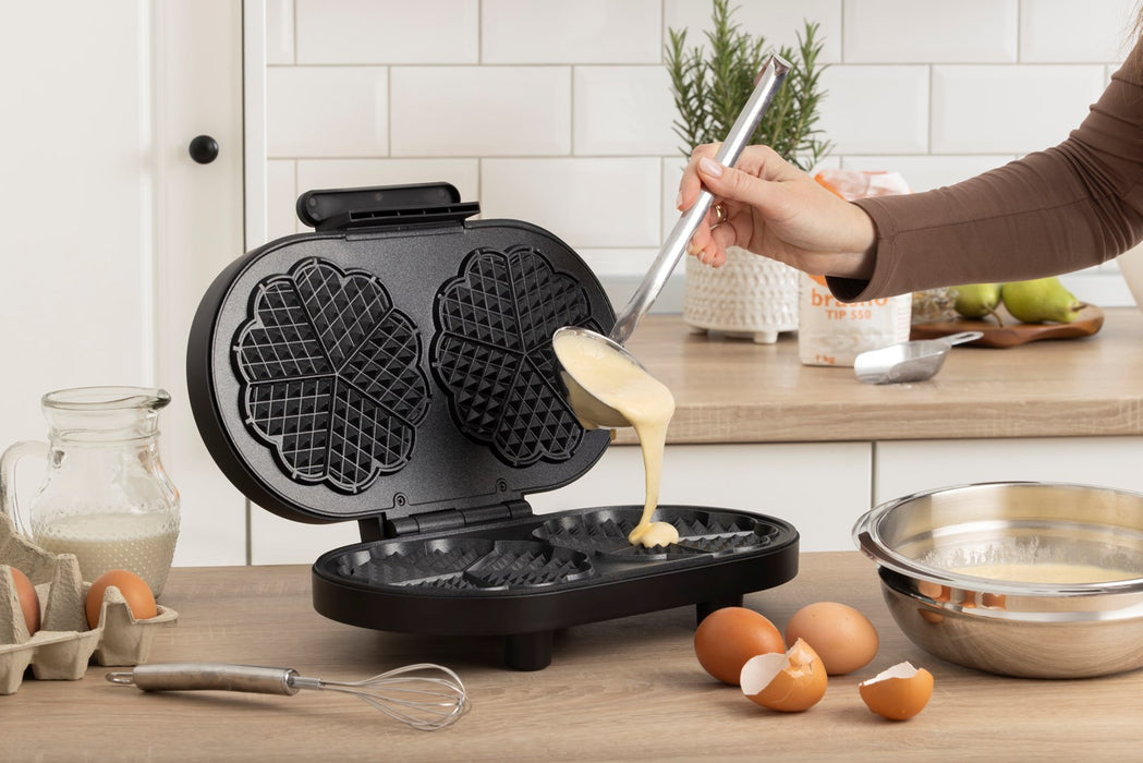 Waffle maker GORENJE WM1200B black, 1200 W