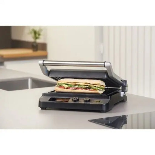 Grill BLACK&DECKER BXGR2000E - Грилове и скари<<<Уреди за кухня<<<Малки електроуреди<<<TechnoMix&&&Последни