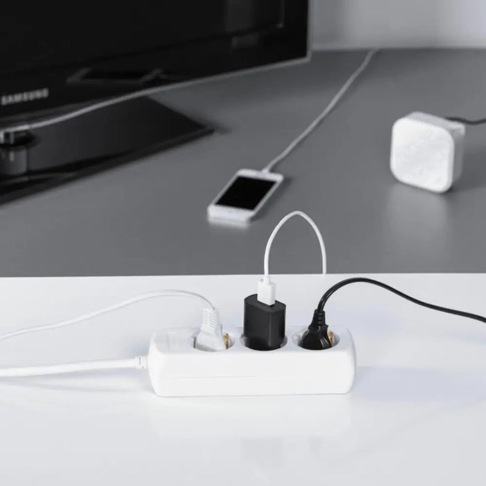 HAMA 3-socket power strip 30381 - Разклонители<<<Продукти за дома<<<ValiAPI&&&Разклонители<<<Други<<<Спорт и свободно