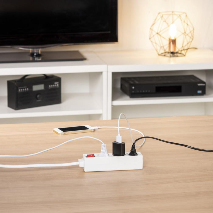 HAMA 3-socket power strip, 1.4m, white with on/off button.