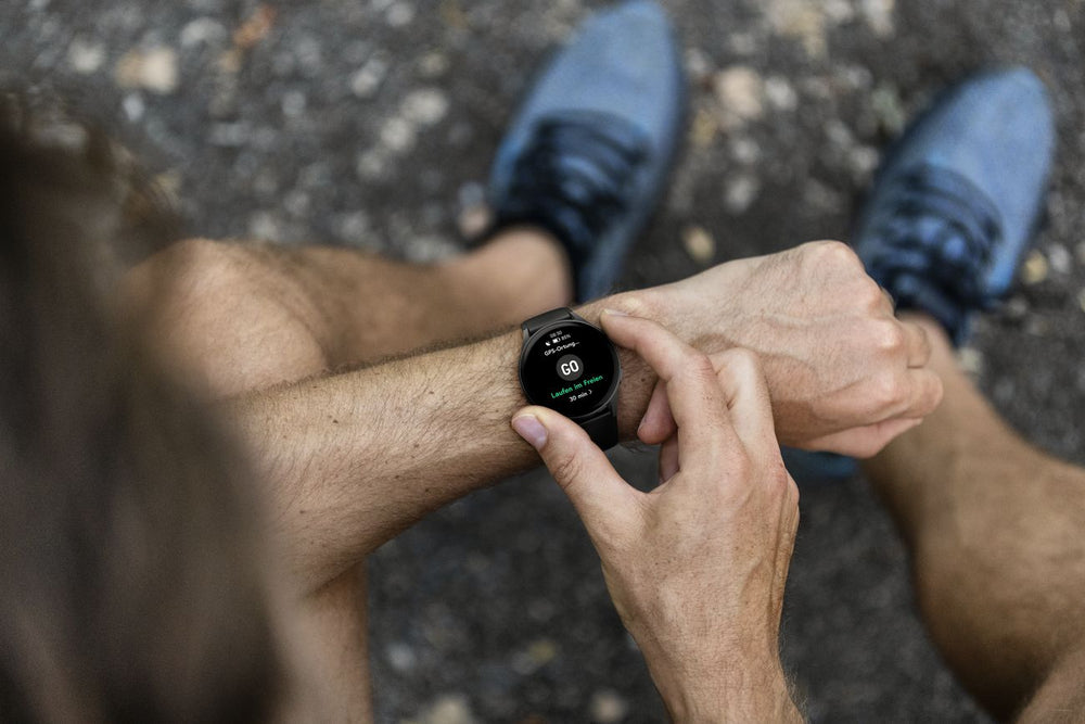 Hama 8900 GPS AMOLED Smartwatch 1.43" with Silicone Strap - Black