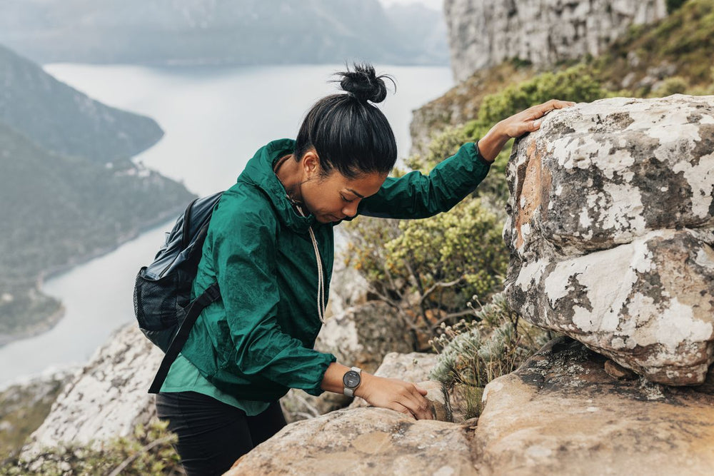 Hama 8900 GPS AMOLED Smartwatch 1.32" with Beige Silicone Strap - Gold