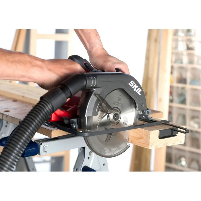 HAND CIRCULAR SKIL SW1E5830AA - Ръчни циркуляри<<<Триони и циркуляри<<<Инструменти и железария<<<Praktiker&&&Ръчни