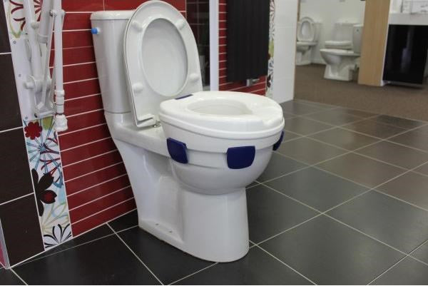 Lavatory extension Clipper II