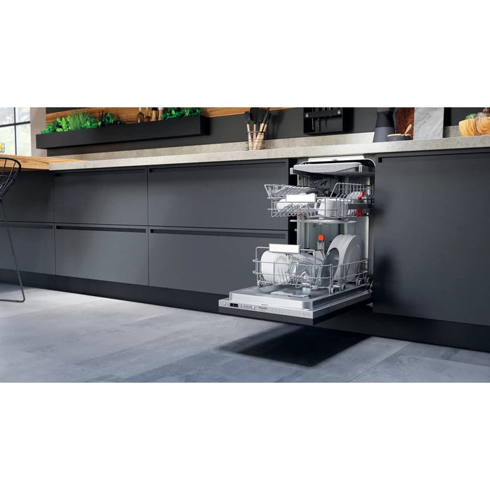 Built-in dishwasher Hotpoint-Ariston HSIO 3O23 WFE, 10 place settings, 450 W, mm, E
