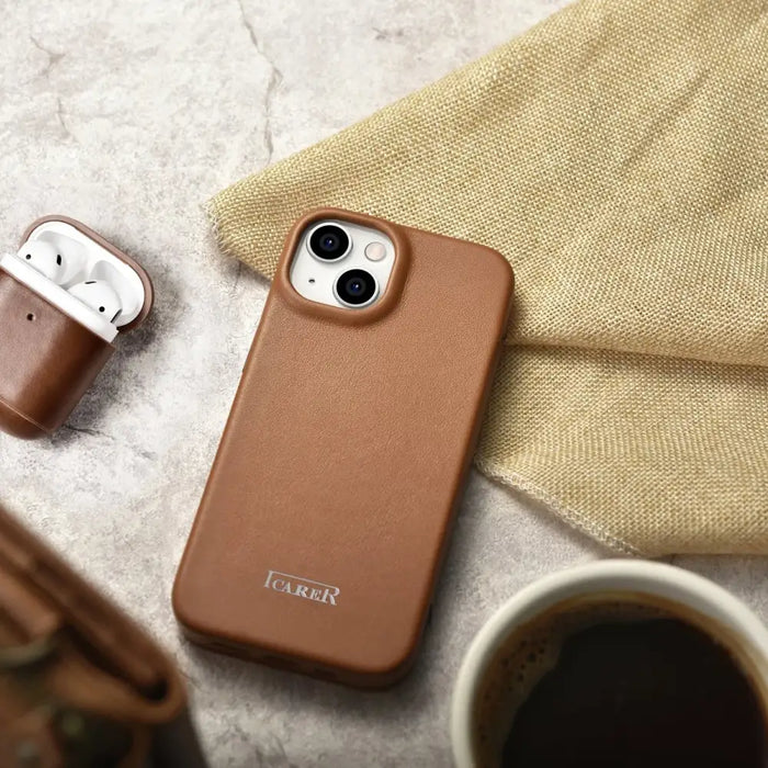 iCarer CE Premium Leather Folio Case iPhone 14 magnetic flip case MagSafe brown (WMI14220713-BN) - Cell phone cases
