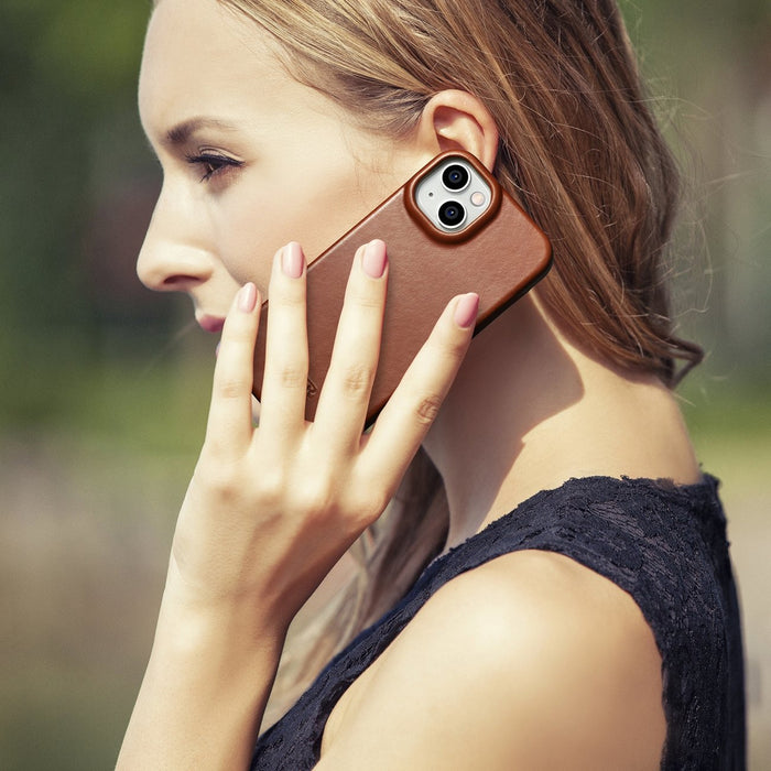 iCarer CE Oil Wax Premium Leather Folio Case iPhone 14 Plus magnetic flip case MagSafe brown (AKI14220707-BN)