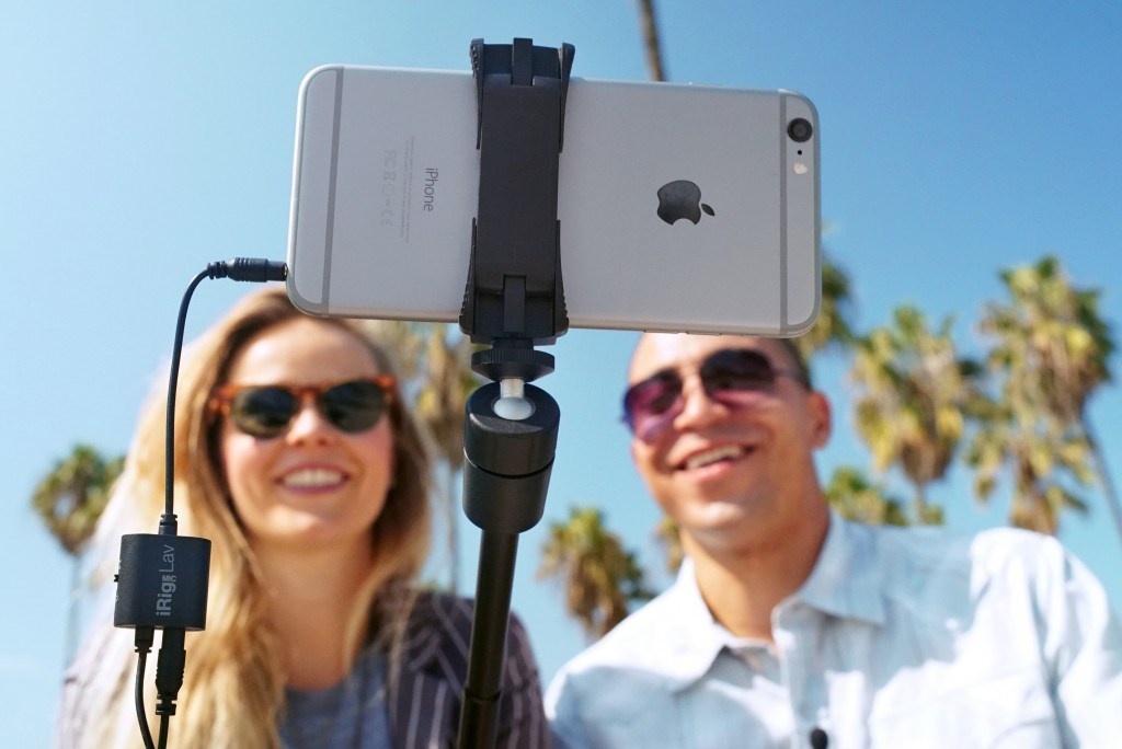 IK Multimedia iRig Mic Lav Black Clip-on microphone