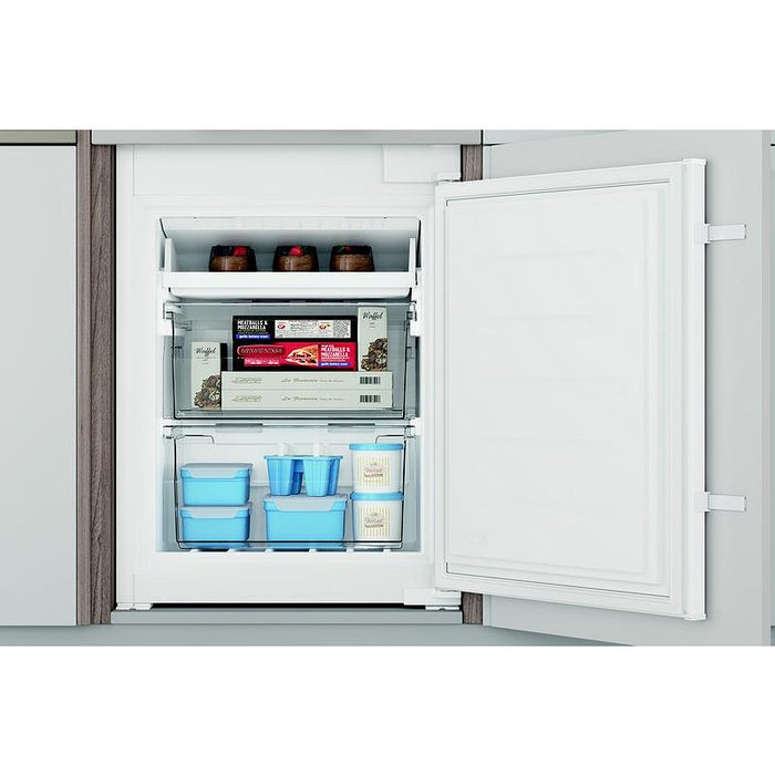 Built-in refrigerator with freezer Indesit INC18 T112, 250 l, E, No Frost, Yes