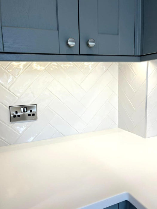 METRO TILE 7.5X30 ARTISAN SNOW