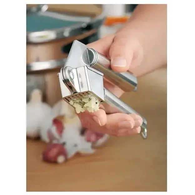 Kitchen utensil WMF 1871636030 Garlic press - Малки кухненски принадлежности<<<Домакински прибори<<<Малки електроуреди