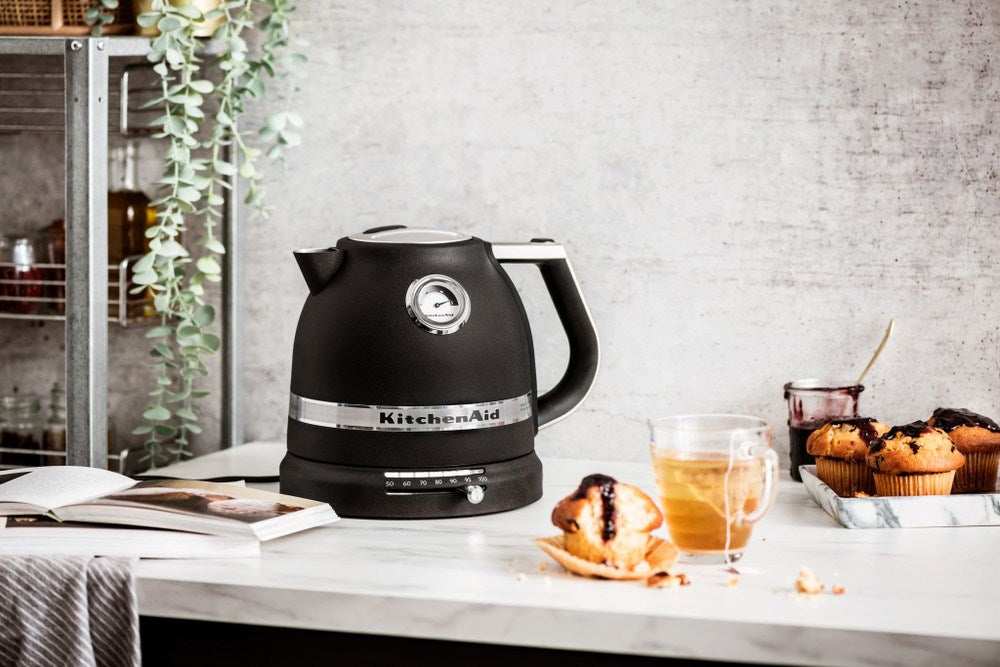 Electric kettle KitchenAid Artisan 5KEK1522EBK, 1.5 l, Cast Iron Black