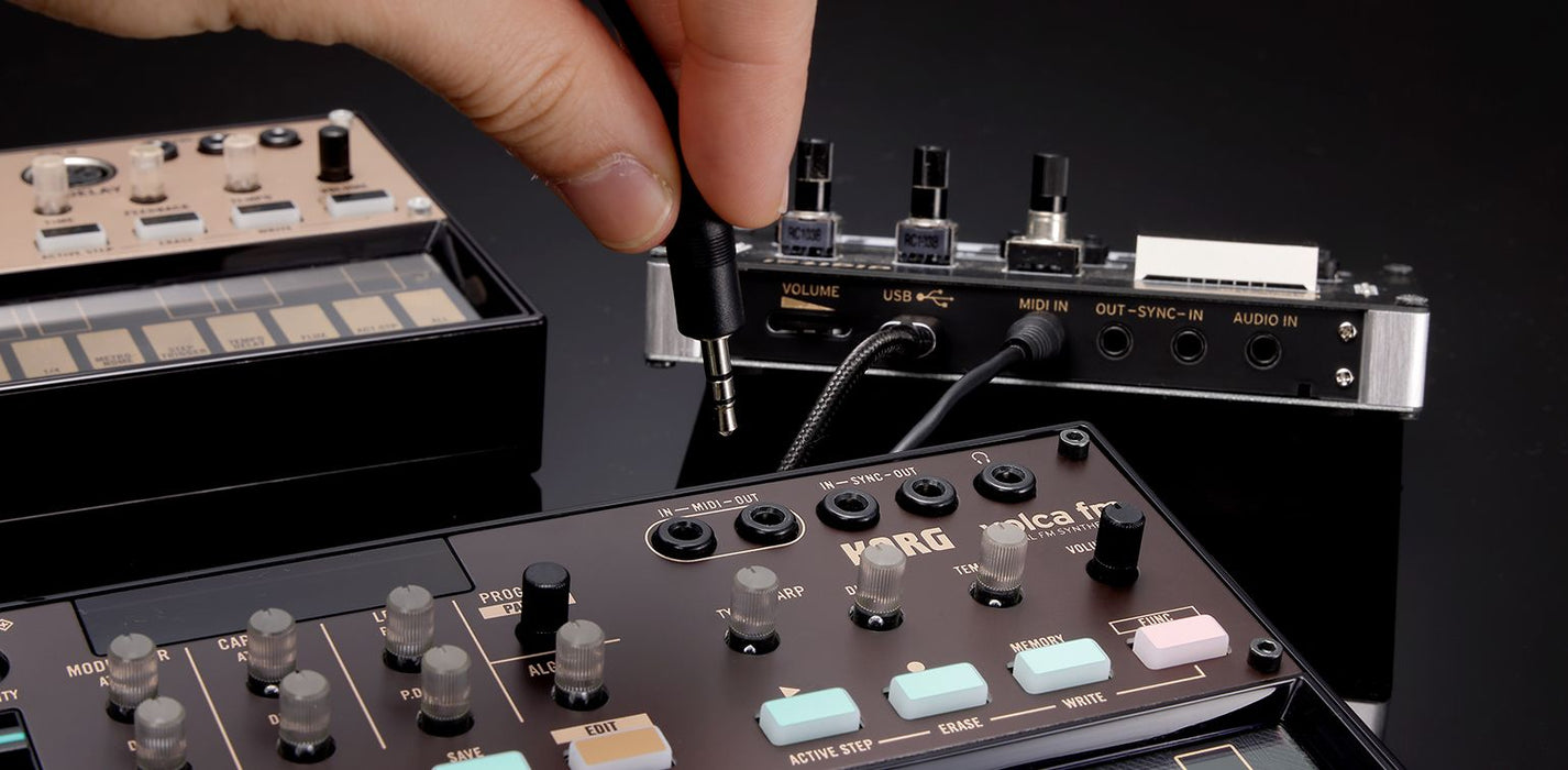 Digital FM synthesizer Korg - Volca FM2, 27 keys, 6-voice, black
