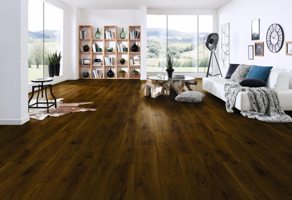 LAMINATE 6+1MM AC5/34 4V OAK MANOR TOBACCO