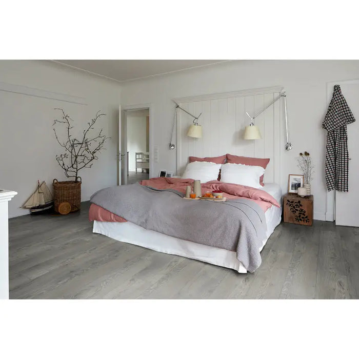 LAMINATED PARQUET EGGER AQUA OAK AVERY EL1028 10.00 mm 32/AC4 CHAMBER - Паркет<<<Паркет и елементи за монтаж<<<Подови и
