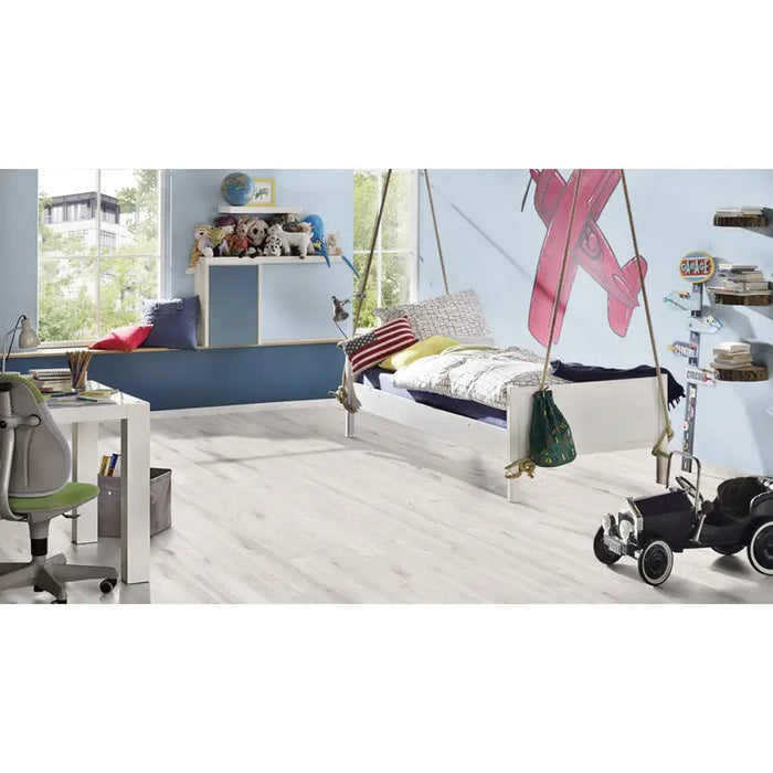 LAMINATED PARQUET KRONO ORIGINAL NOVELLA OAK SKYDIVE K396 8.00 mm 31/AC3 - Паркет<<<Паркет и елементи за