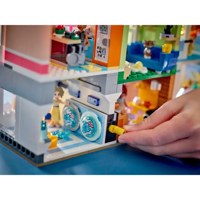 LEGO FRIENDS 42670 Heartlake City Apartments and Stores - LEGOKLO-LEG<<<Construction setKLO<<<ActionPL