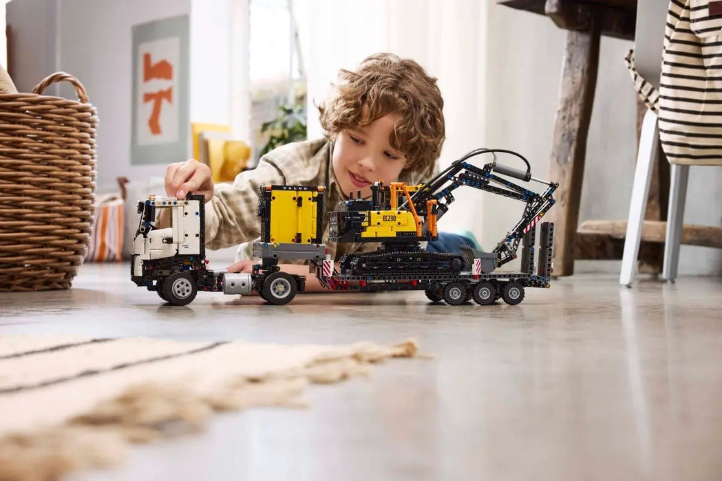 LEGO TECHNIC 42175 Volvo FMX Truck & EC230 Electric Excavat