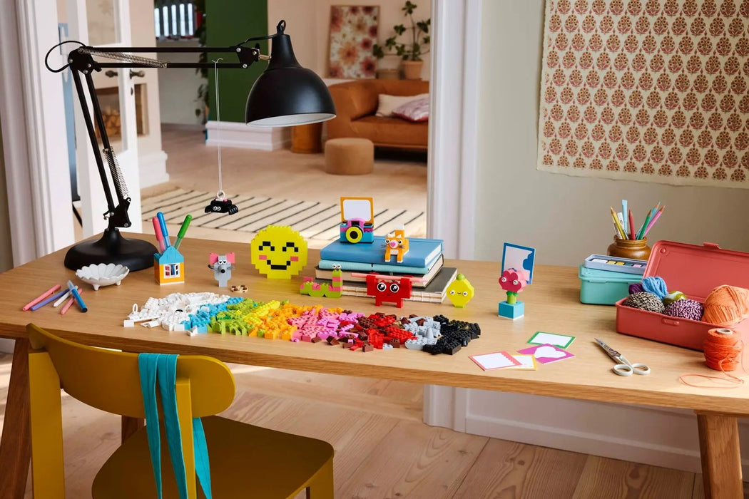 LEGO CLASSIC 11042 Creative Happy Box