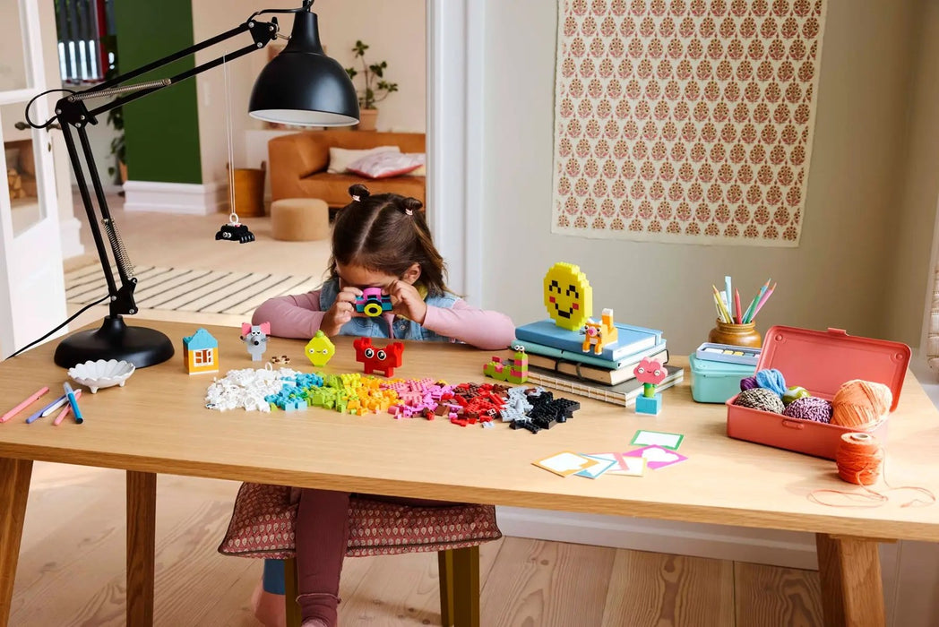 LEGO CLASSIC 11042 Creative Happy Box