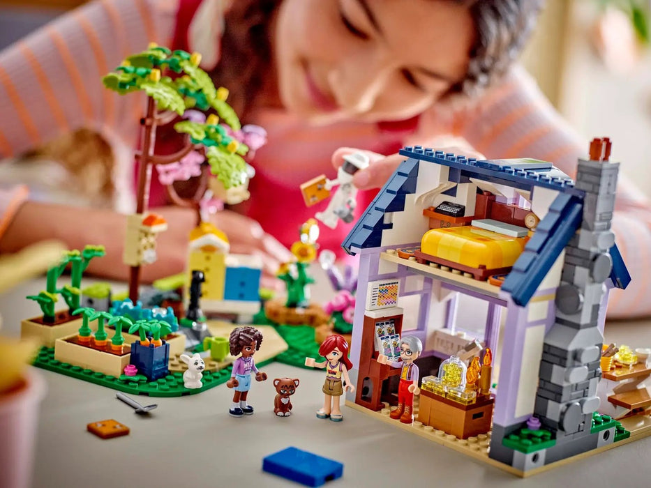 LEGO FRIENDS 42669 Beekeepers House and Flower Garden