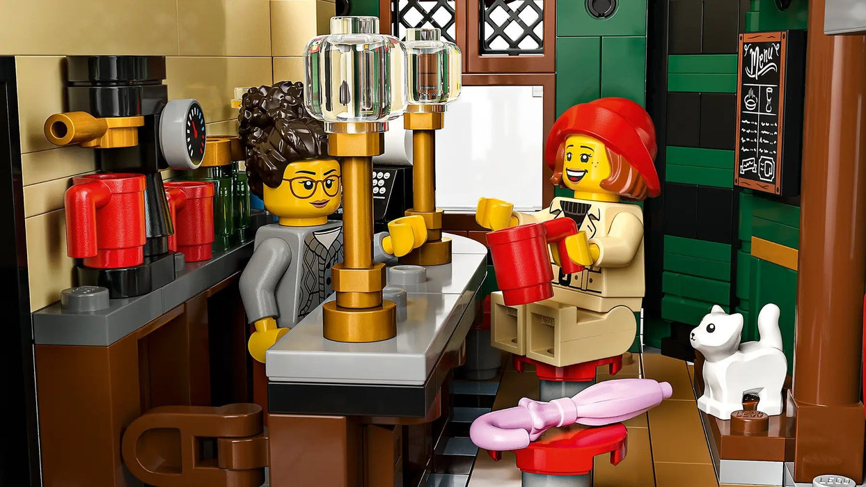 LEGO ICONS 10350 Tudor Corner