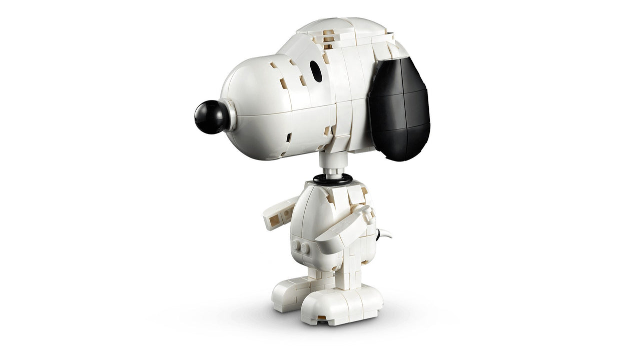 LEGO IDEAS 21368 Peanuts: Snoopy's Doghouse