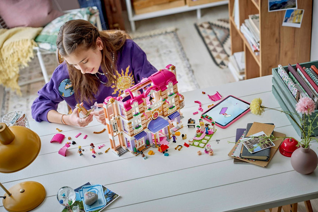 LEGO FRIENDS 42704 Heartlake City Grand Hotel