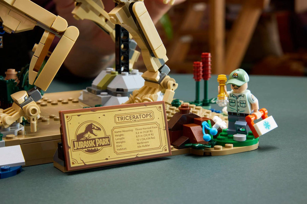 LEGO JURASSIC WORLD 77985 Dinosaur Fossils: Triceratops
