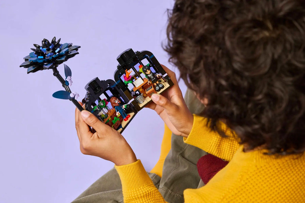 LEGO WEDNESDAY 76784 Black Dahlia Flower