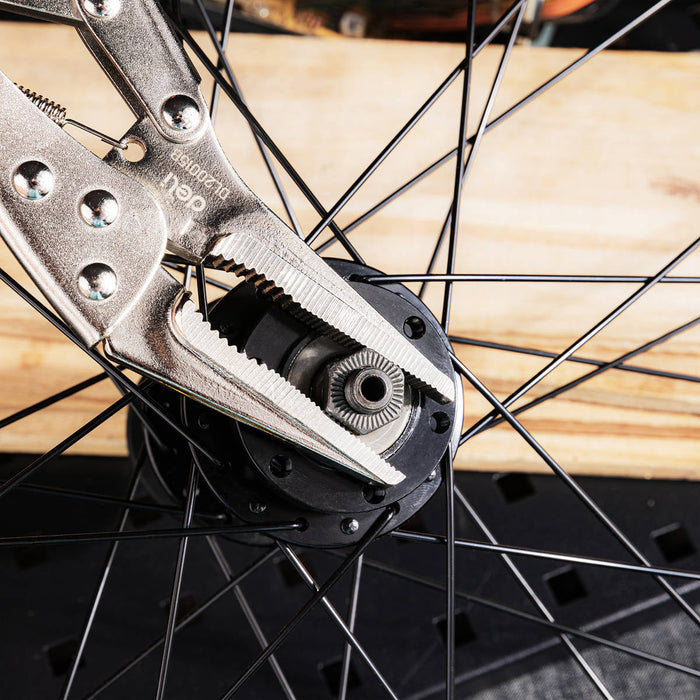 Long Nose Locking Pliers 9’’ Deli Tools EDL20015B (silver) - Pliers<<<Tools<<<InnproXML