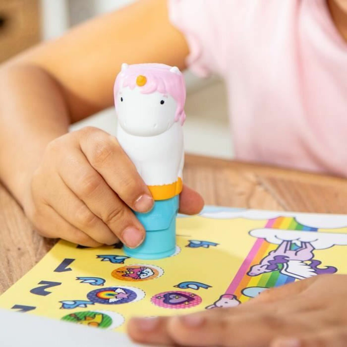 Action Figure Melissa & Doug