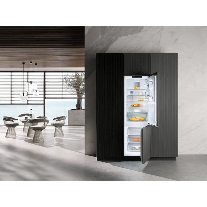 Built-in refrigerator with freezer MIELE KFN 7734 B , 253 l, B , Yes