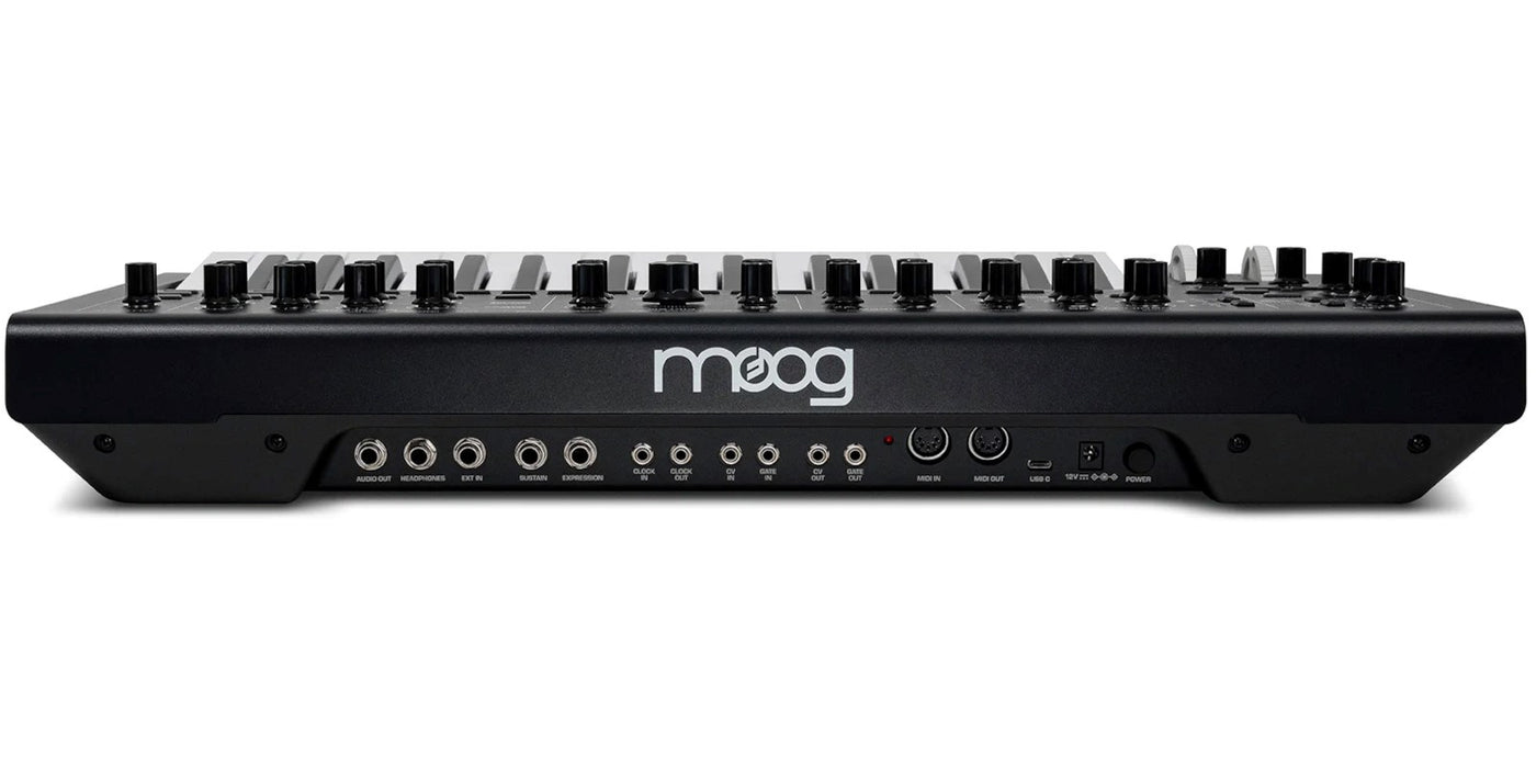 MOOG Messenger - a monophonic analog keyboard synthesizer