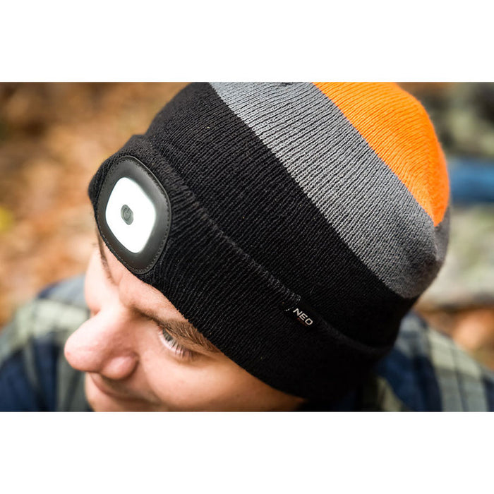 KNITTED HAT WITH LED FLASHLIGHT NEO 81-631