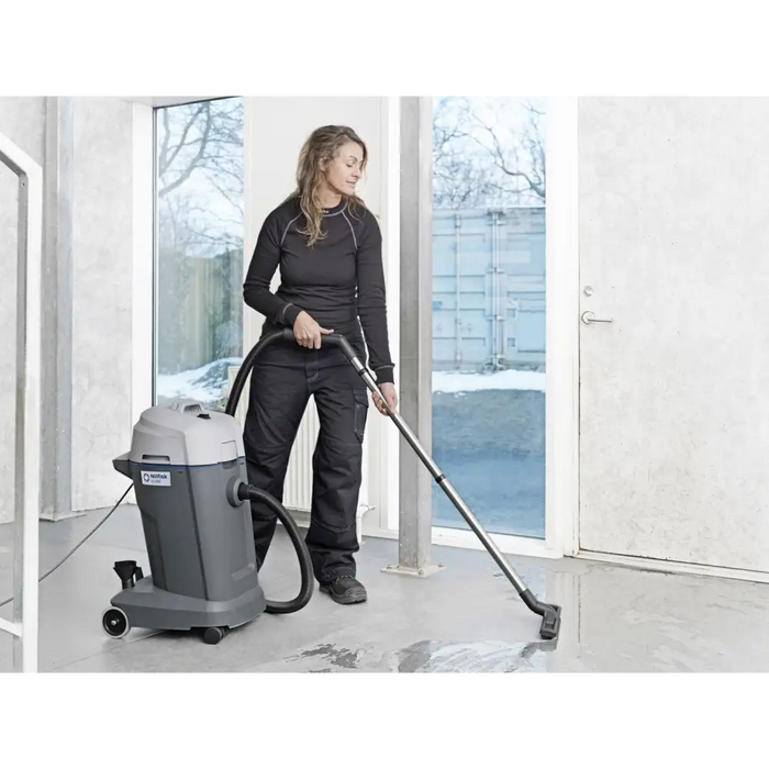 Nilfisk VL500 35 EDF 18 L Drum vacuum Dry&wet 1350 W Bagless - Vacuum cleanersAGD-ODK<<<Home Appliance