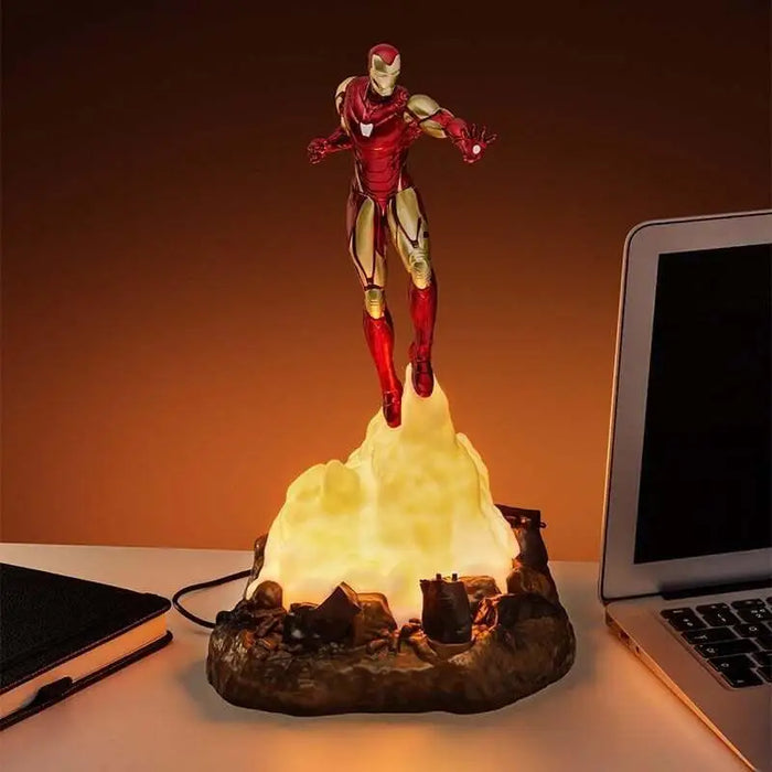Paladone Marvel Avengers – Iron Man Diorama Light (PP11311MSIS) - Дрехи и аксесоари<<<Геймърска периферия<<<ValiAPI
