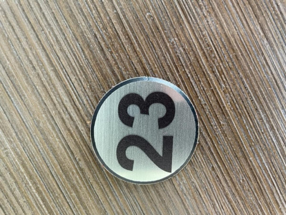 NUMBER 23 SELF-ADHESIVE SILVER CIRCLE 4CM