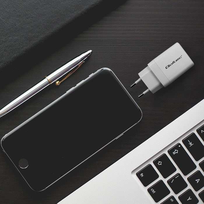 Qoltec 51825 GaN 45W charger| 5-20V | 1.5-3A | 1 x USB-C PD | 1x USB QC 3.0 | White