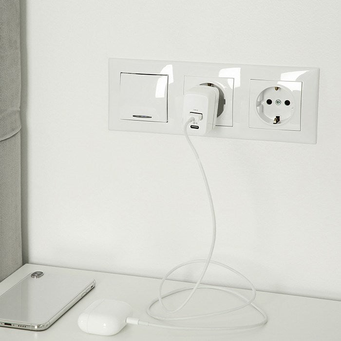 Qoltec 51825 GaN 45W charger| 5-20V | 1.5-3A | 1 x USB-C PD | 1x USB QC 3.0 | White