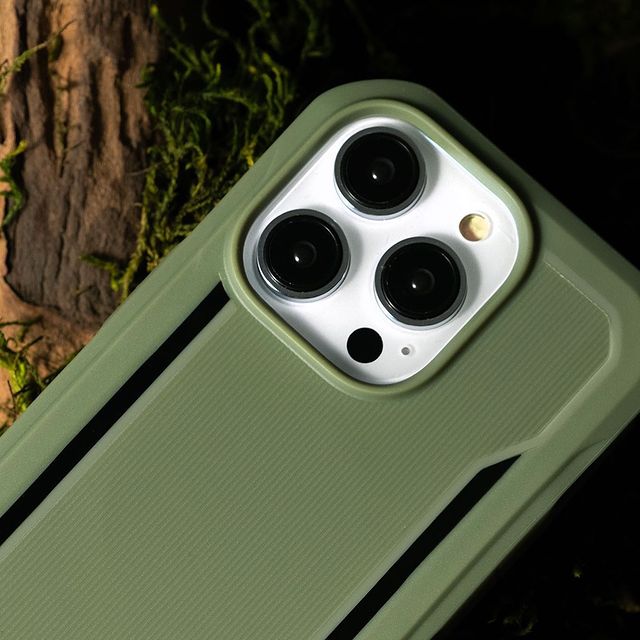 Raptic X-Doria Fort Case iPhone 14 Pro with MagSafe armored cover green - Cell phone cases and covers<<<HurtelXML