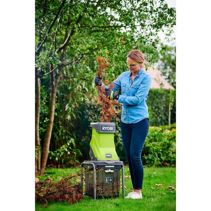 RYOBI RSH2545B BRANCH CHIPPER 2500 W MAX CUTTING DIAMETER 45 mm - Клонотрошачи<<<Градински