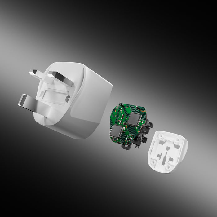 SBS UK Travel Adapter - Universal - White