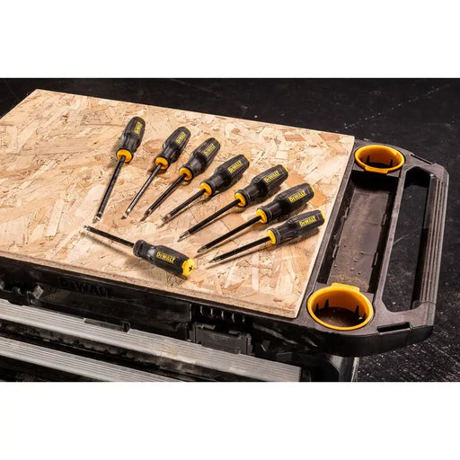 SCREWDRIVER SET 8 PCS. DEWALT DWHT65102-0 - Комплекти отвертки<<<Ръчни инструменти<<<Инструменти и железария<<<Praktiker