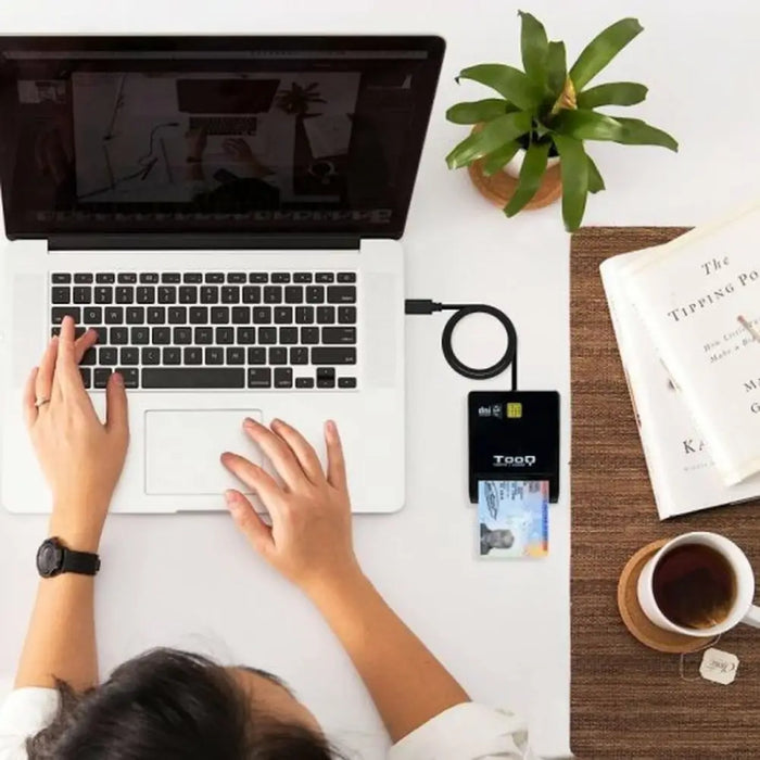 Smart Card Reader TooQ TQR-211B Black - Компютър Мрежи и компоненти<<<Компютри| Електроника<<<BigBuy&&&Мулти Четец за