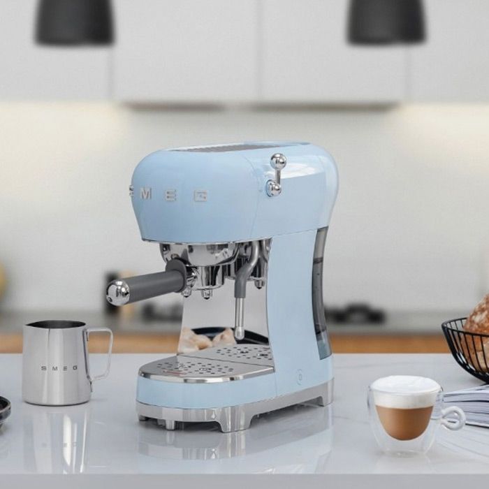 Coffee machine SMEG ECF02PBEU, Pastel blue